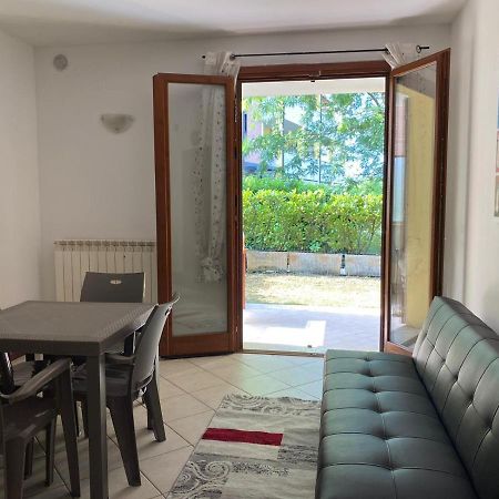 דסנזאנו דל גארדה Appartamento Il Faro Con Giardino In Residence Con Piscina מראה חיצוני תמונה